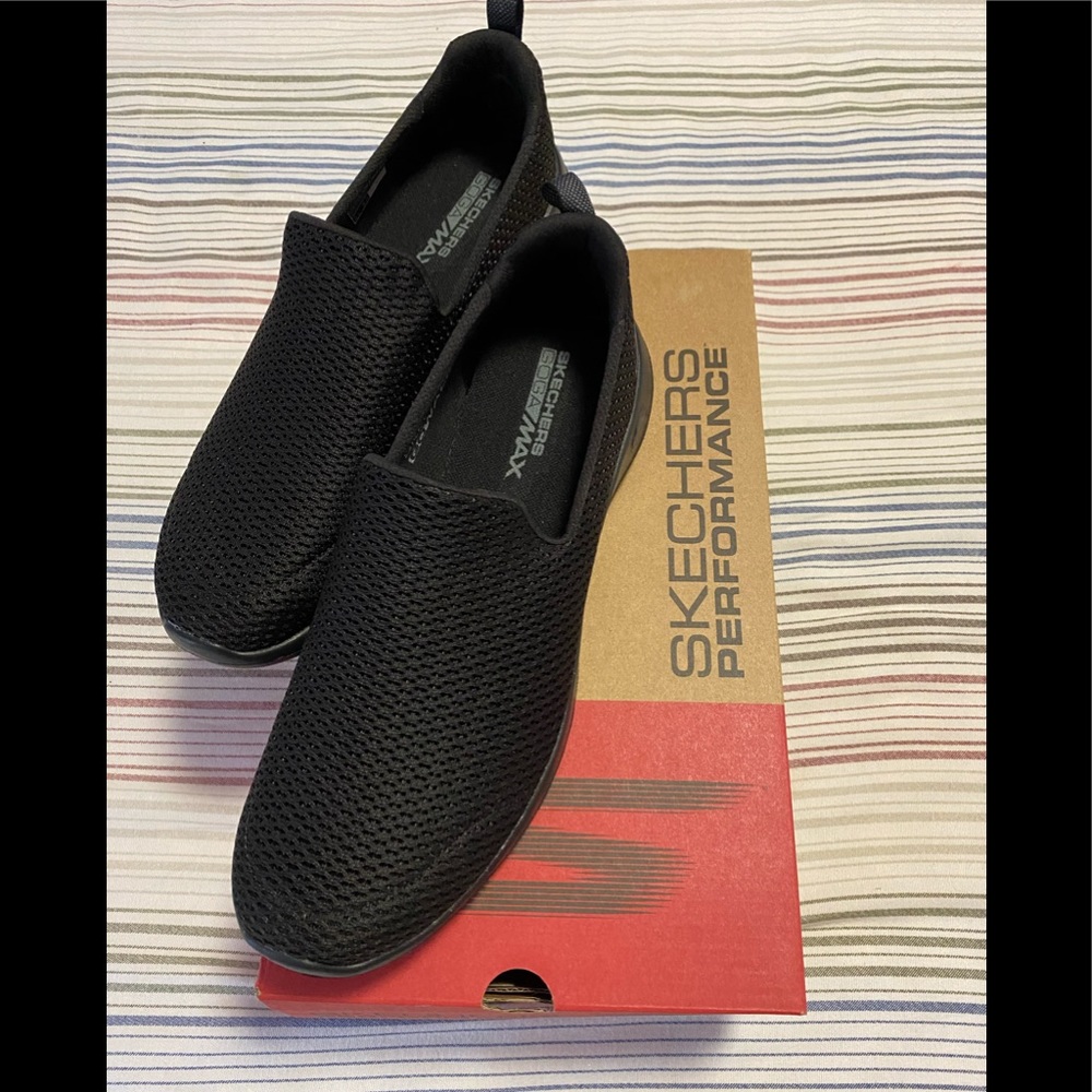 Skechers sneakers for women
